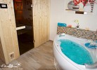 Sauna mit Whirlpool