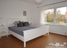 Schlafzimmer mit Doppelbett EG