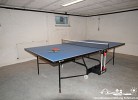 Tischtennisplatte im Keller