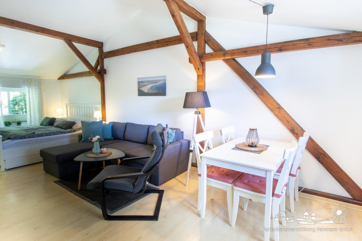 40 Weiße Villa am Schwanenteich OG links