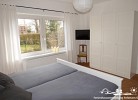 Schlafzimmer mit Doppelbett EG